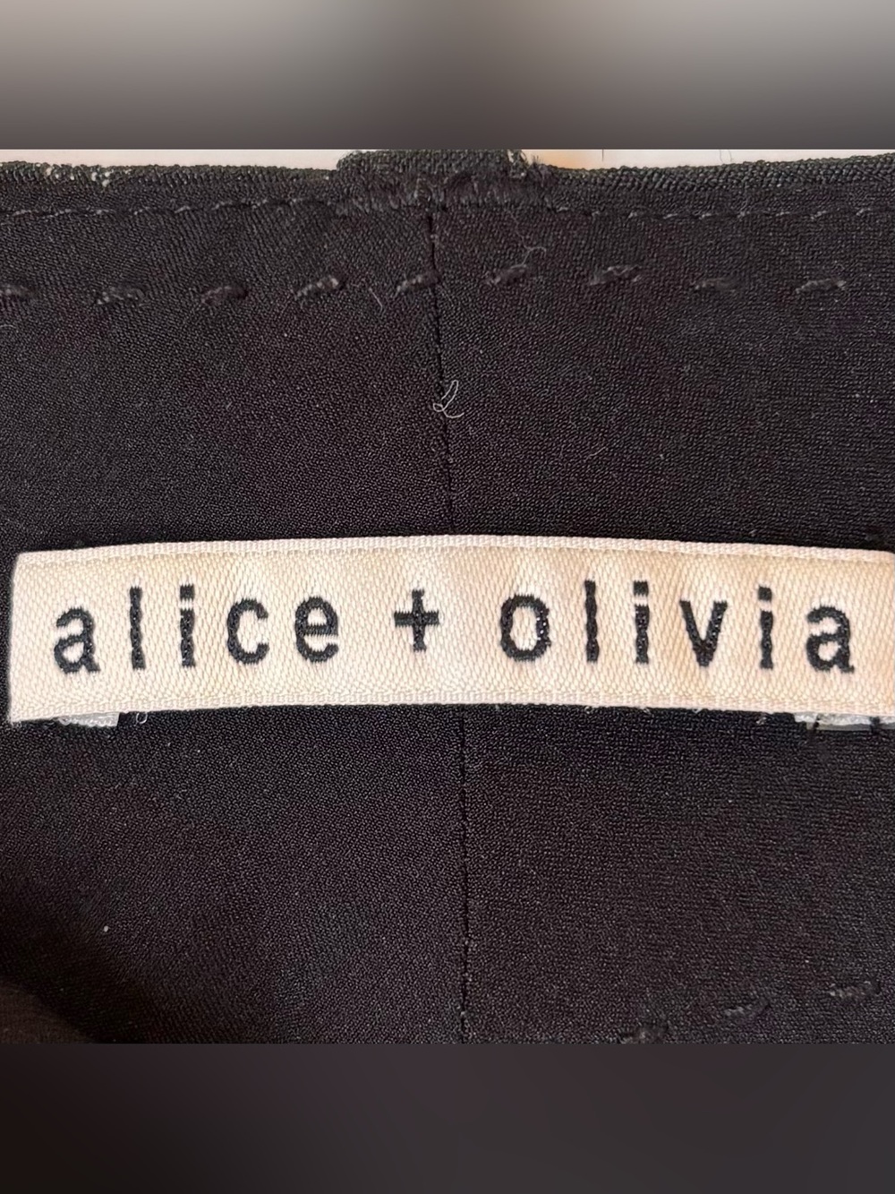Alice + Olivia Black Ikat Dot Print Shorts Size XS Structured - Picture 2 of 3
